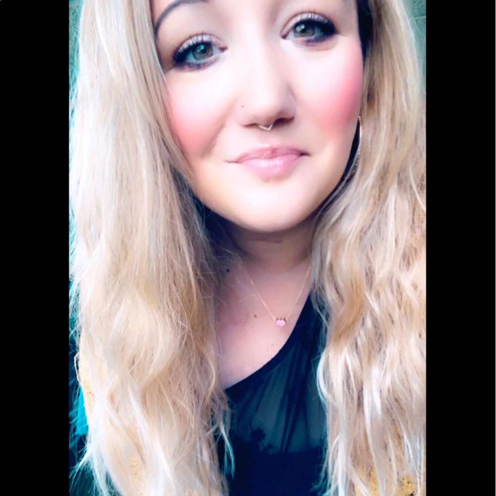 Meet your Posher, Lena